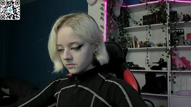 Holy Mistress S online show from December 5, 10:13 am