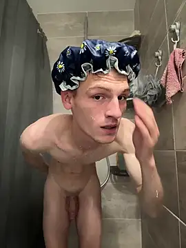 Snapshot of Charlycki chatting on October 22, 10:37 am Charlycki online show from October 22, 10:37 am