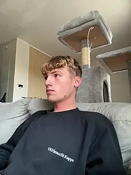 Snapshot of Charlycki chatting on October 27, 8:18 am Charlycki online show from October 27, 8:18 am