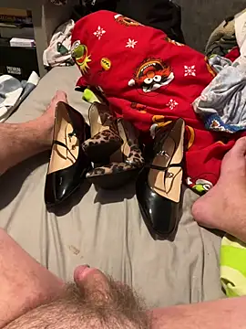 fortheloveofheels74 online show from January 16, 12:25 am