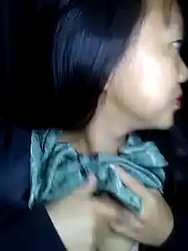 Quynhsumon online show from November 19, 2:50 pm