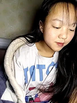 Quynhsumon online show from January 10, 2:41 pm