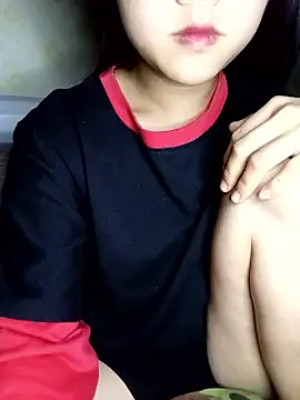 Quynhsumon online show from January 12, 3:28 pm