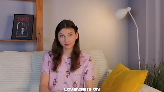 KateCahee online show from December 5, 1:25 am