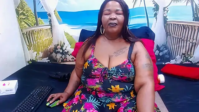 MatureMilfxxx online show from May 1, 5:06 pm