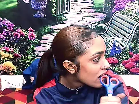 IndianPretty1 online show from November 7, 5:18 am