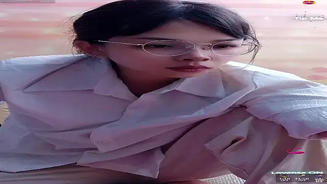 Snapshot of Maomilove1 chatting on July 2, 12:55 pm Maomilove1 online show from July 2, 12:55 pm