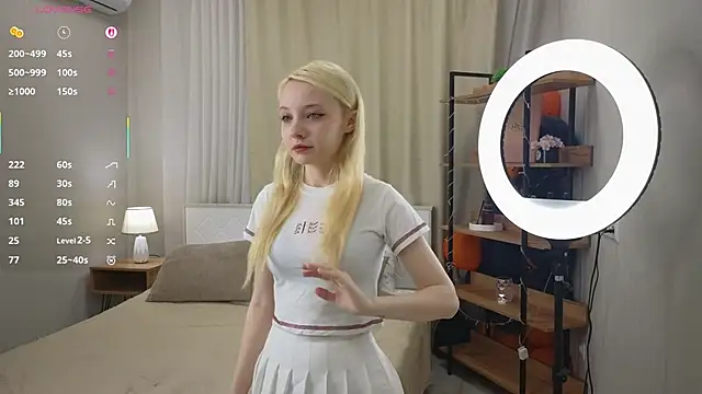 Snapshot of IraYounce chatting on November 10, 1:15 am IraYounce online show from November 10, 1:15 am