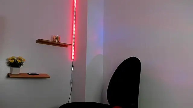 eimyy rouse online show from March 15, 6:25 pm