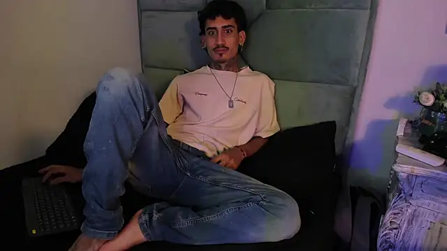 Mr Strike online show from December 15, 7:07 pm