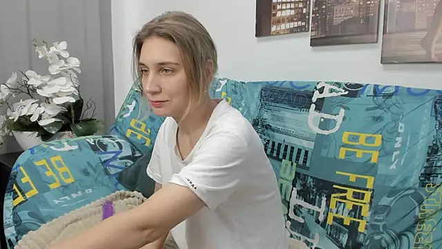 Tenderly Sophie online show from December 5, 1:25 am