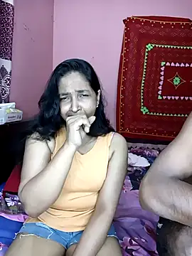 Snapshot of CoupleShow_432 chatting on May 10, 10:04 pm CoupleShow 432 online show from May 10, 10:04 pm