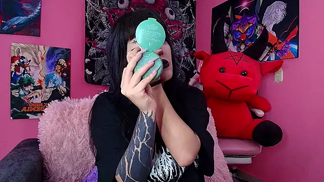 GothGaby online show from December 18, 5:13 am