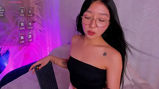 sydney miller  online show from June 14, 12:08 am
