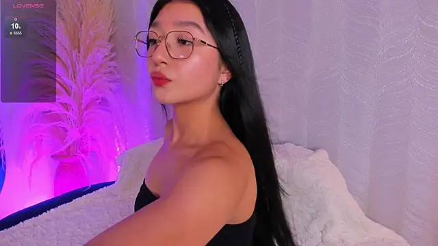 sydney miller  online show from July 15, 1:33 am