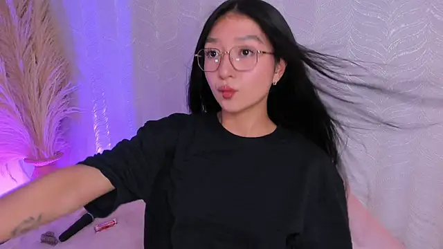 sydney miller  online show from July 26, 12:08 am