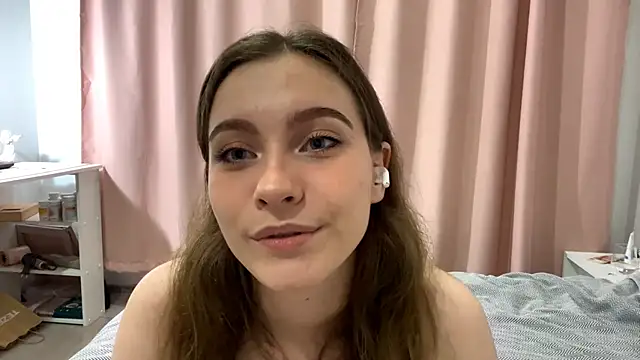 Kira Sanders online show from October 25, 5:08 pm