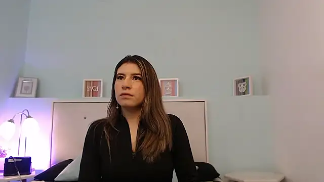 SusanWilliams  online show from March 11, 11:05 am