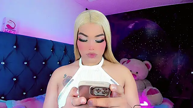 Alannys xHotx online show from February 18, 4:30 am