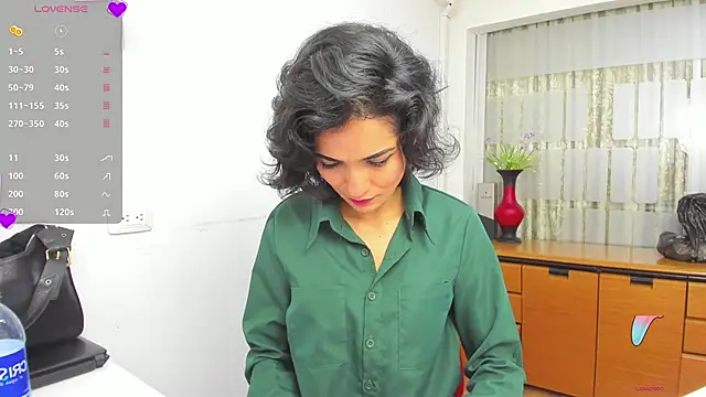 Snapshot of chloehanna chatting on November 27, 1:35 pm chloehanna online show from November 27, 1:35 pm