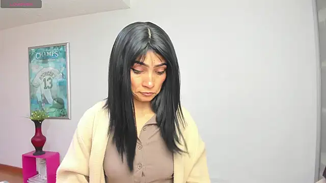 chloehanna online show from May 3, 1:06 pm
