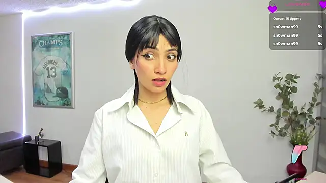 Snapshot of chloehanna chatting on May 27, 7:22 pm chloehanna online show from May 27, 7:22 pm