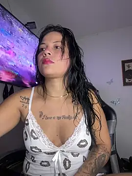 Snapshot of tattyHot95 chatting on May 11, 8:50 pm tattyHot95 online show from May 11, 8:50 pm