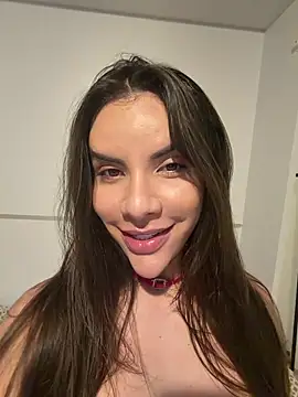 Snapshot of Thaylla_sophiiia chatting on April 10, 9:36 am Thaylla sophiiia online show from April 10, 9:36 am