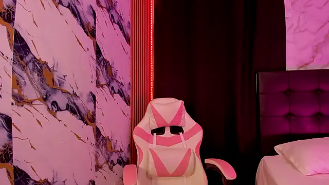 Scarlet DLuce online show from February 28, 8:59 am