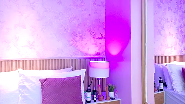 AdelineJhones online show from December 5, 2:47 pm