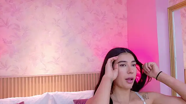 AdelineJhones online show from December 17, 2:23 pm