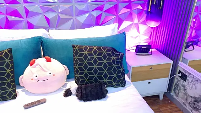 AdelineJhones online show from June 10, 4:17 pm