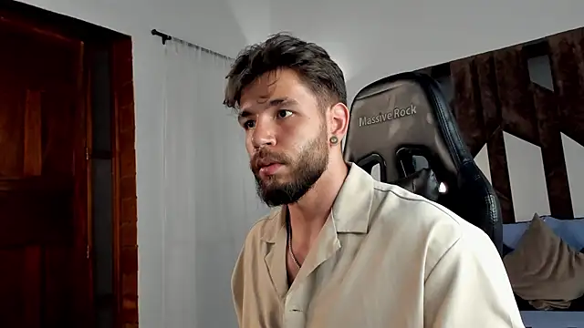 Snapshot of JACKSON_STIFLER chatting on January 16, 2:26 am JACKSON STIFLER online show from January 16, 2:26 am