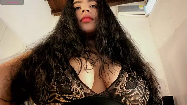 EmmadaSilva online show from February 25, 10:30 pm