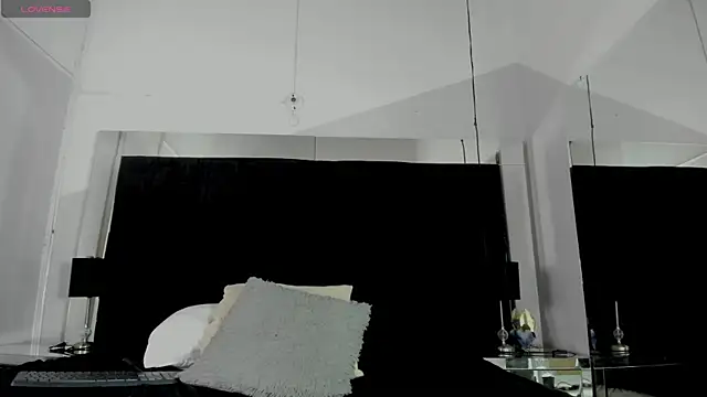 Snapshot of EmmadaSilva chatting on May 15, 7:04 am EmmadaSilva online show from May 15, 7:04 am