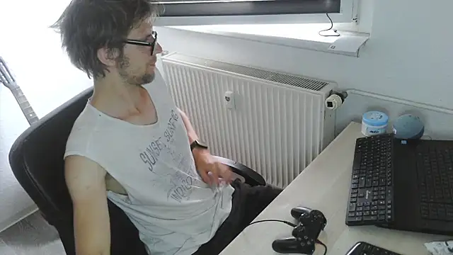 Snapshot of StephPra94 chatting on June 29, 8:31 am StephPra94 online show from June 29, 8:31 am
