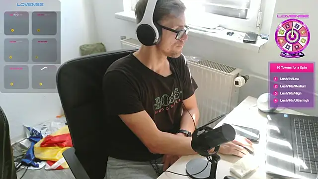 Snapshot of StephPra94 chatting on August 3, 1:05 pm StephPra94 online show from August 3, 1:05 pm