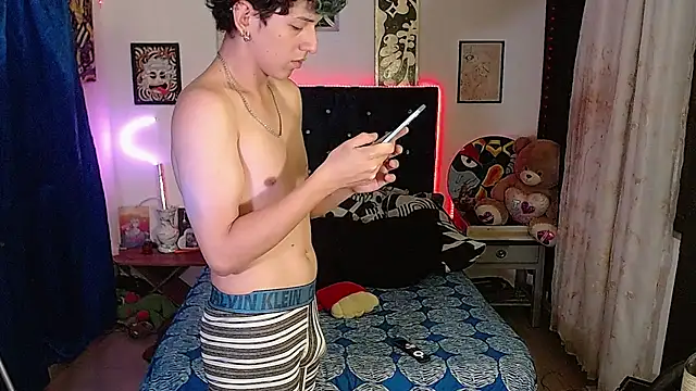 Yorsamm and friends online show from December 16, 11:43 pm