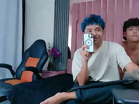 LiamANDJordan online show from October 29, 9:27 pm