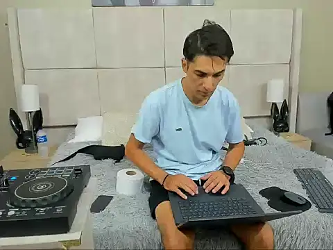 jupiter 333 online show from December 1, 5:18 pm