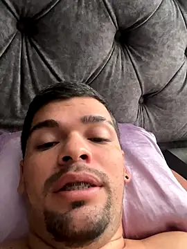 Snapshot of Alexstrw chatting on October 22, 12:16 pm Alexstrw online show from October 22, 12:16 pm