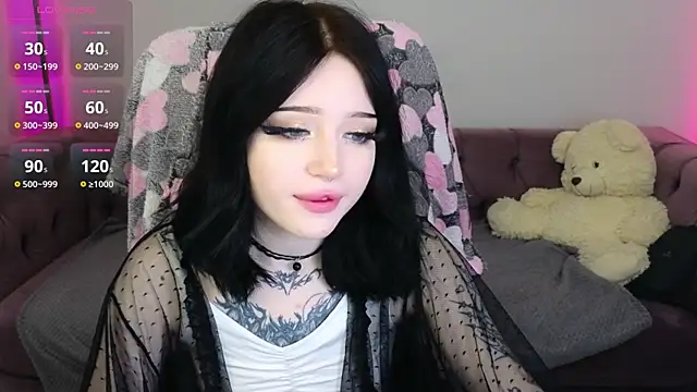 Snapshot of Emma_Kirks chatting on December 15, 10:30 am Emma Kirks online show from December 15, 10:30 am