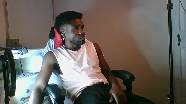 Snapshot of Suamyst_25 chatting on June 2, 5:20 am Suamyst 25 online show from June 2, 5:20 am