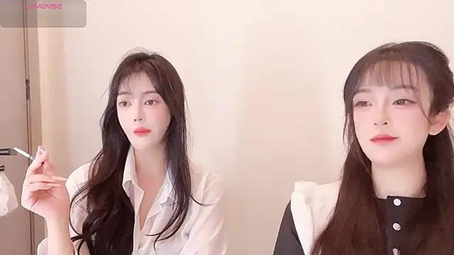 Snapshot of Follyise chatting on June 18, 1:15 pm Follyise online show from June 18, 1:15 pm