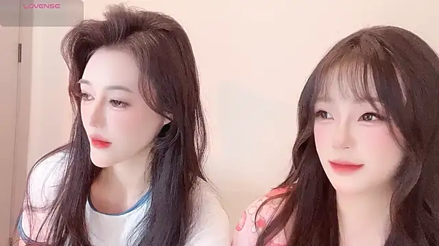 Snapshot of Follyise chatting on June 27, 12:33 pm Follyise online show from June 27, 12:33 pm