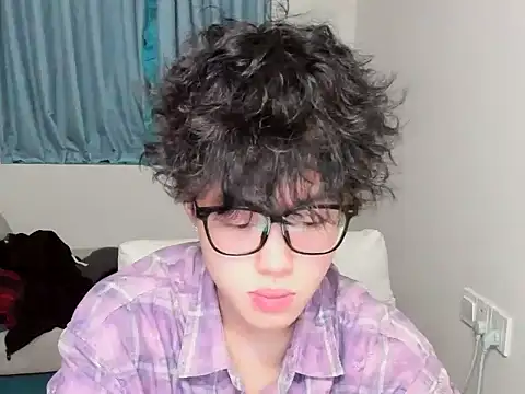 L1kuto online show from November 6, 10:27 am