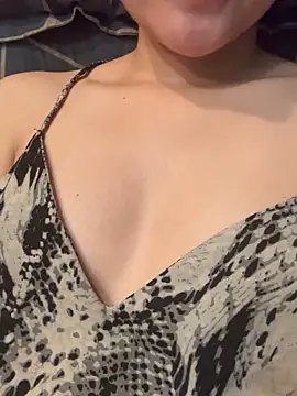 Snapshot of Emily-y chatting on February 1, 12:48 pm Emily-y online show from February 1, 12:48 pm