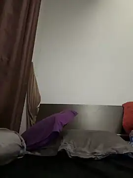 Snapshot of Emily-y chatting on February 5, 1:05 pm Emily-y online show from February 5, 1:05 pm