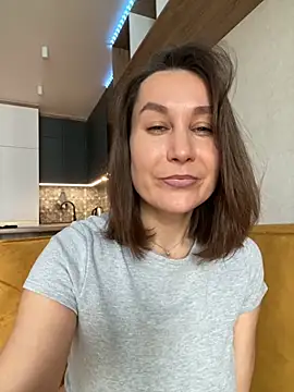 Snapshot of AliceLili chatting on November 6, 10:05 am AliceLili online show from November 6, 10:05 am