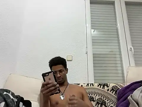 Snapshot of Albert_Madrid chatting on November 26, 9:27 pm Albert Madrid online show from November 26, 9:27 pm